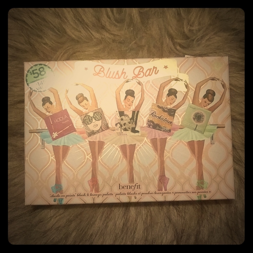 Benefit Blush Bar